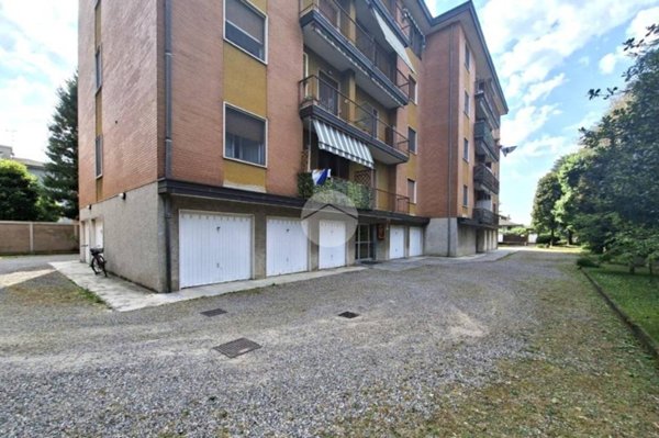 appartamento in vendita a Sedriano in zona Roveda