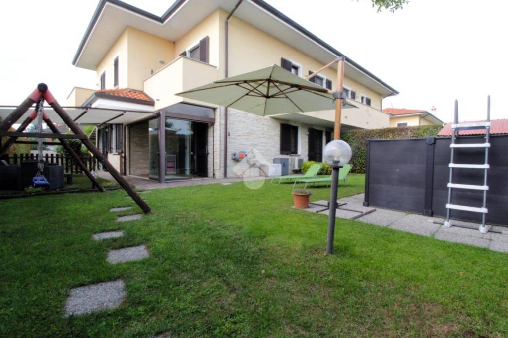 appartamento in vendita a Sedriano in zona Roveda