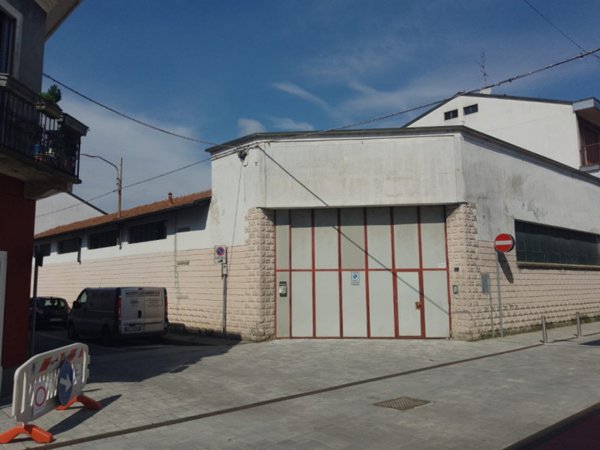 negozio in vendita a Sedriano in zona Roveda