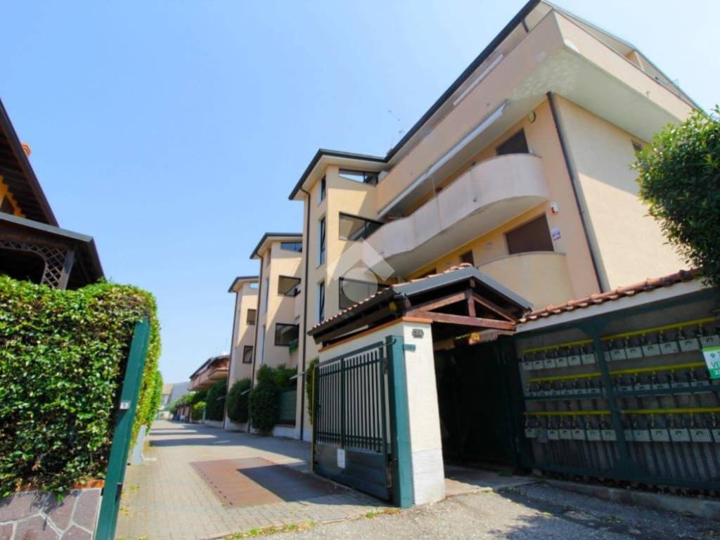 appartamento in vendita a Sedriano in zona Roveda