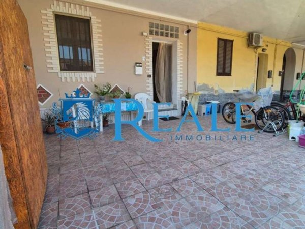casa indipendente in vendita a Sedriano in zona Roveda
