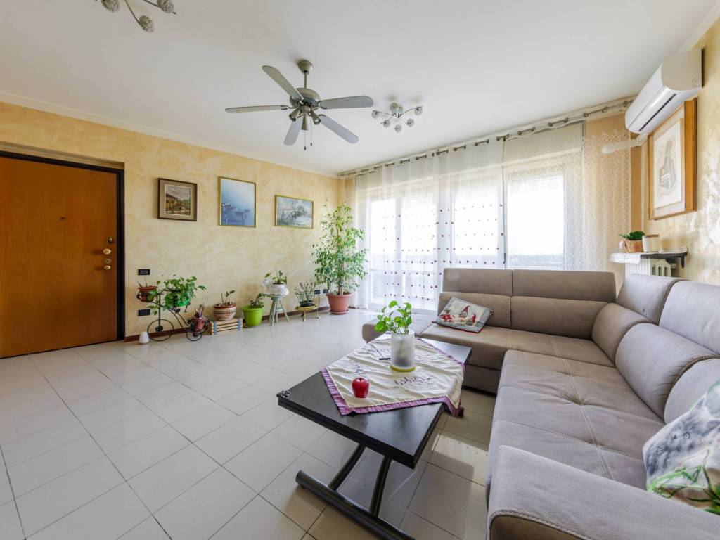 appartamento in vendita a Sedriano in zona Roveda