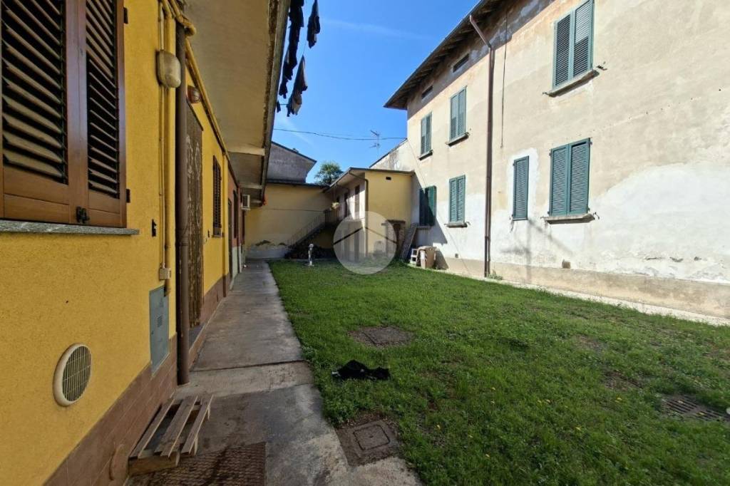 appartamento in vendita a Sedriano in zona Roveda