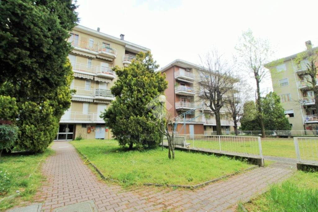 appartamento in vendita a Sedriano in zona Roveda