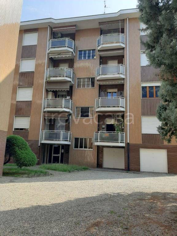 appartamento in vendita a Sedriano in zona Roveda