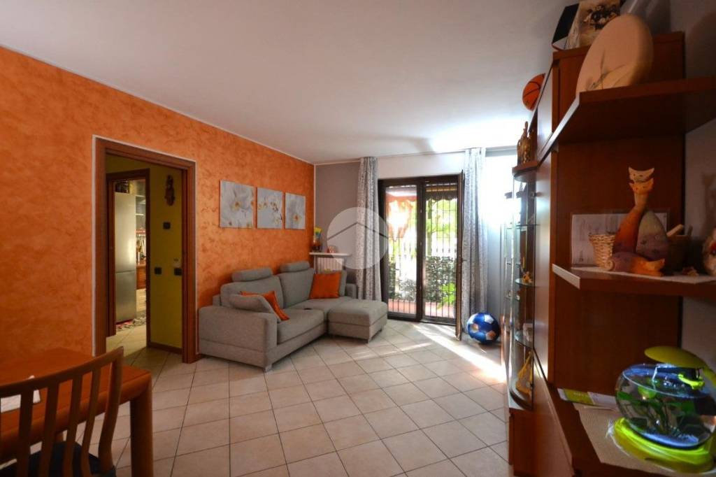 appartamento in vendita a Sedriano in zona Roveda