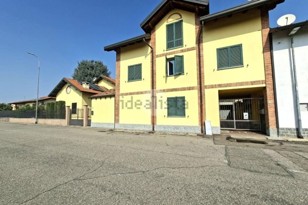 appartamento in vendita a Sedriano in zona Roveda
