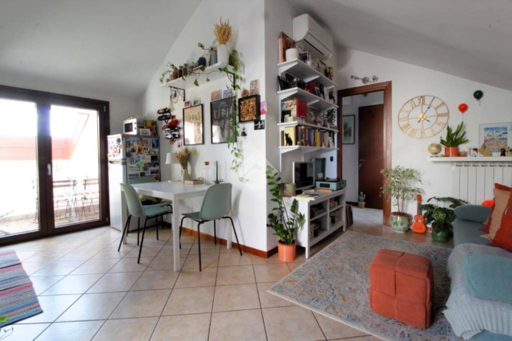 appartamento in vendita a Sedriano in zona Roveda