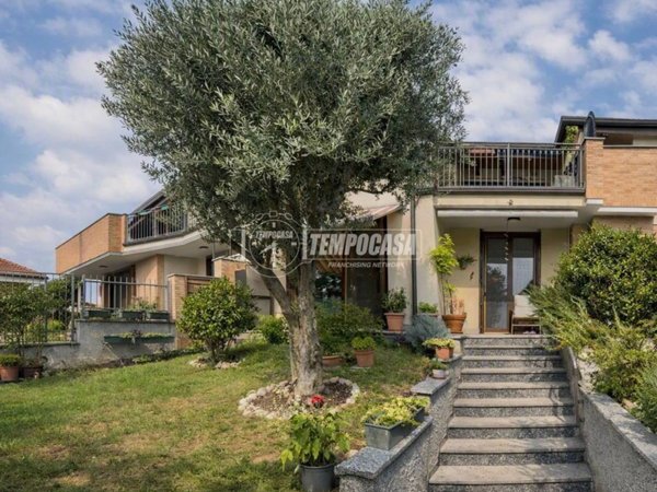 casa indipendente in vendita a Sedriano in zona Roveda