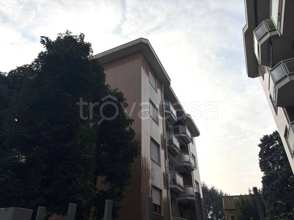 appartamento in vendita a Sedriano in zona Roveda