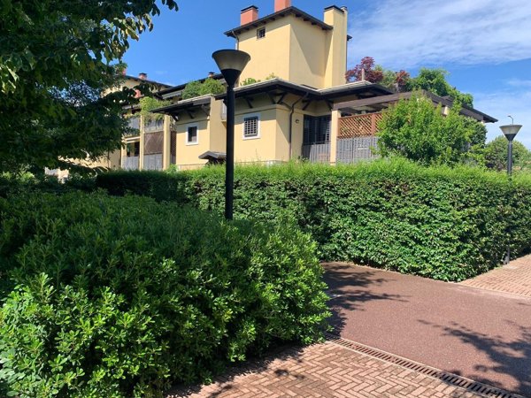 appartamento in vendita a Segrate in zona Rovagnasco