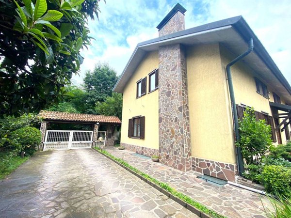 casa indipendente in vendita a Segrate