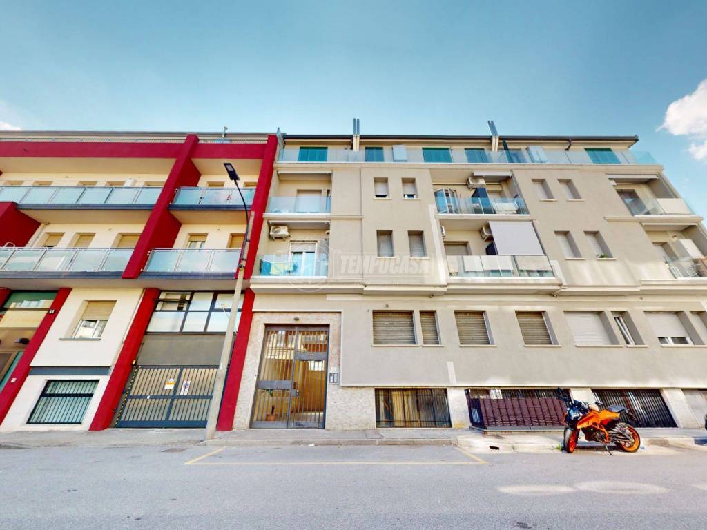 appartamento in vendita a Segrate in zona Novegro