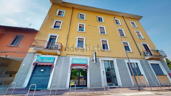 negozio in vendita a Segrate in zona Novegro