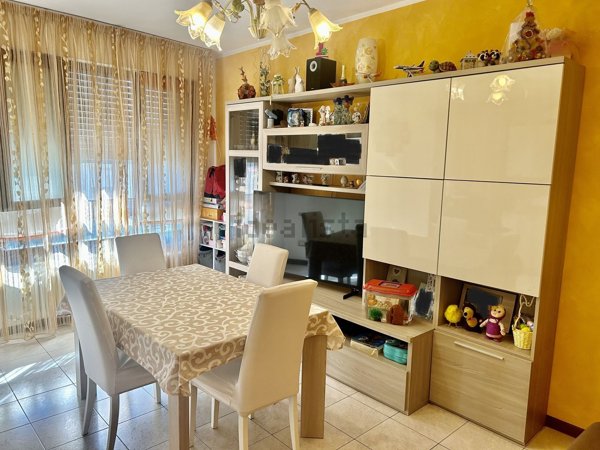 appartamento in vendita a Segrate in zona Redecesio