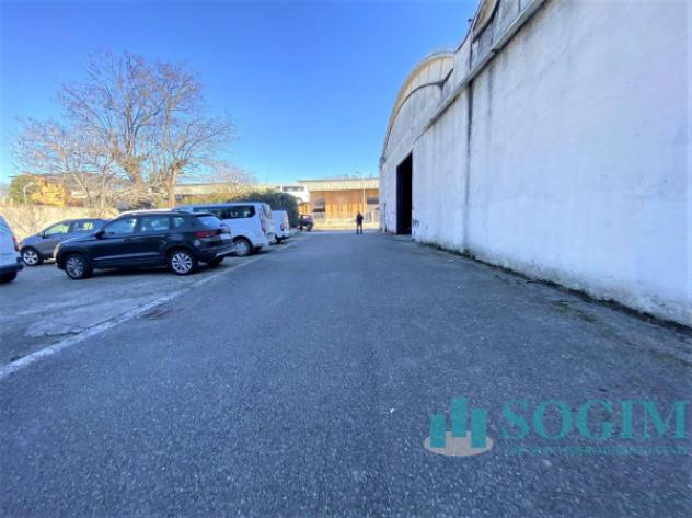 capannone in vendita a Segrate in zona Novegro