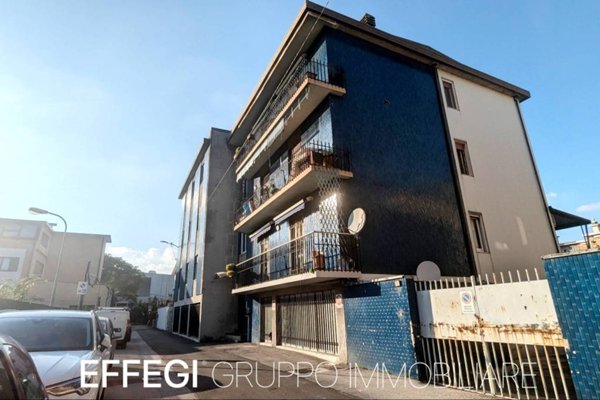 negozio in vendita a Segrate in zona Novegro