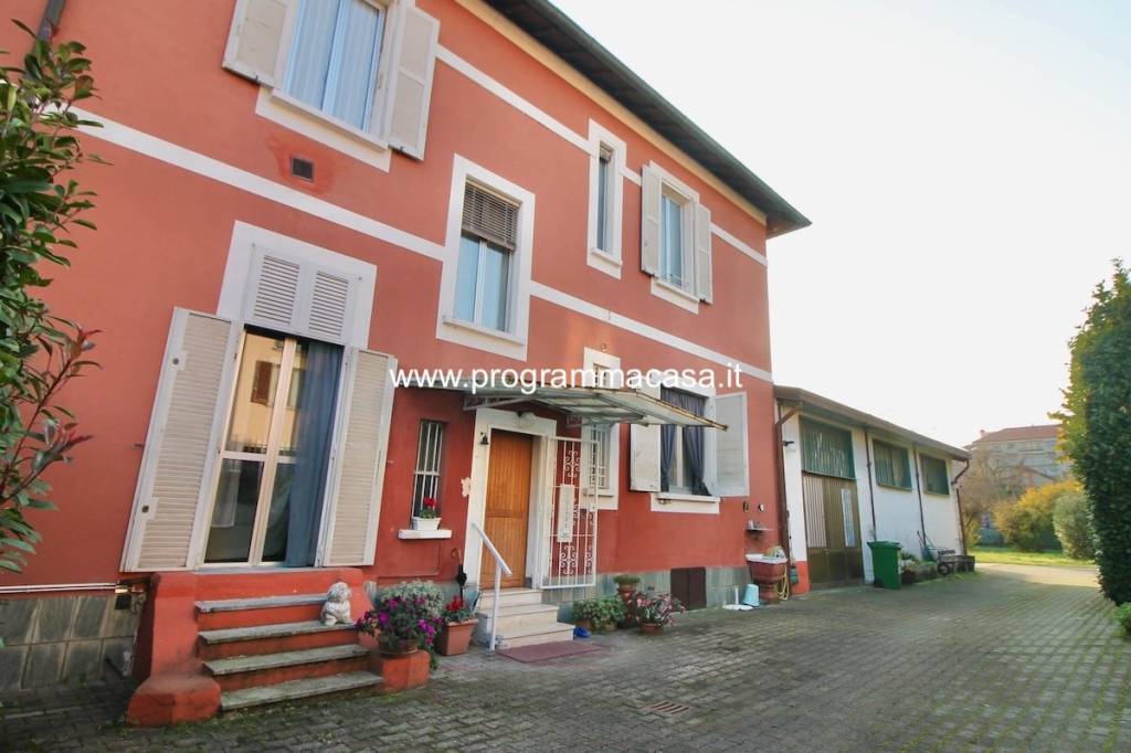 casa indipendente in vendita a Segrate in zona Lavanderie