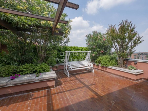 appartamento in vendita a Segrate in zona Milano 2