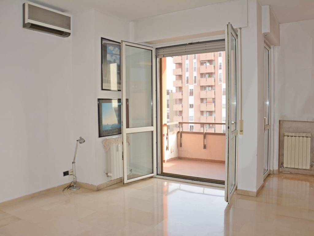 appartamento in vendita a Segrate in zona Redecesio