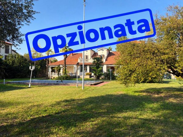 casa indipendente in vendita a Segrate in zona Novegro