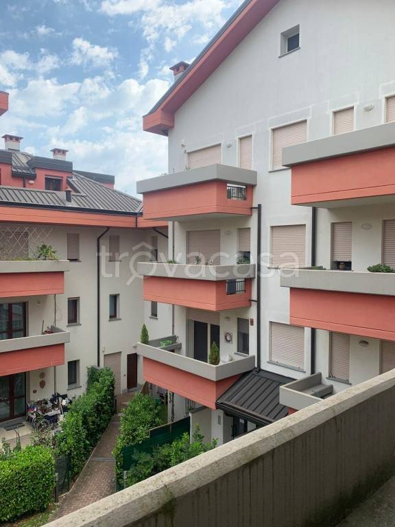 appartamento in vendita a Segrate in zona Novegro