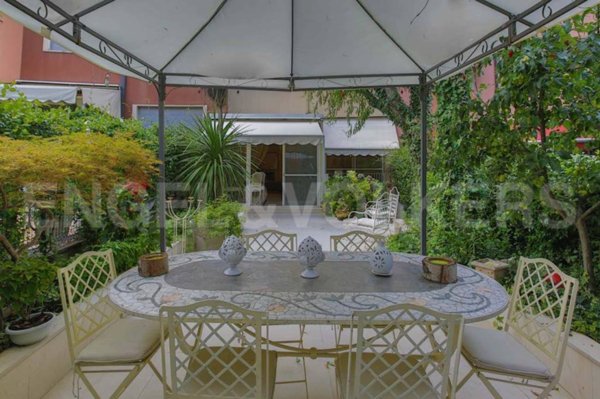 casa indipendente in vendita a Segrate