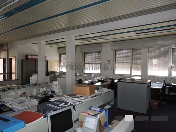 capannone in vendita a Segrate