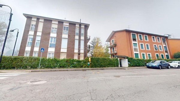appartamento in vendita a Segrate in zona Tregarezzo