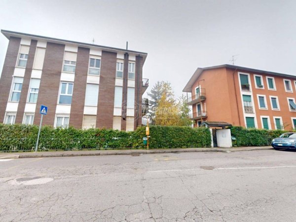 appartamento in vendita a Segrate in zona Tregarezzo