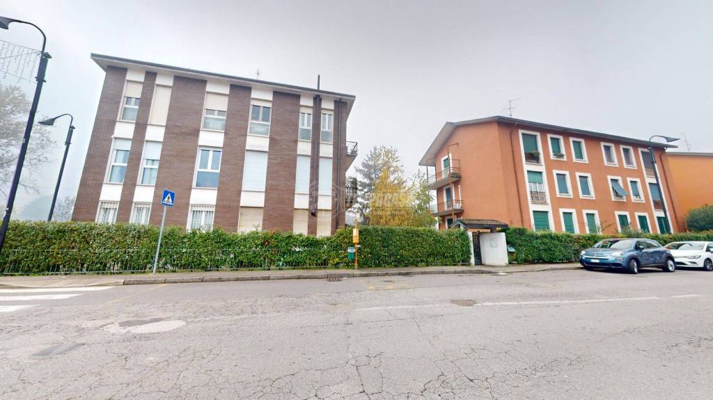 appartamento in vendita a Segrate in zona Tregarezzo