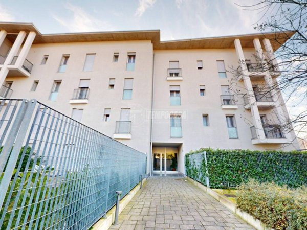 appartamento in vendita a Segrate in zona Redecesio