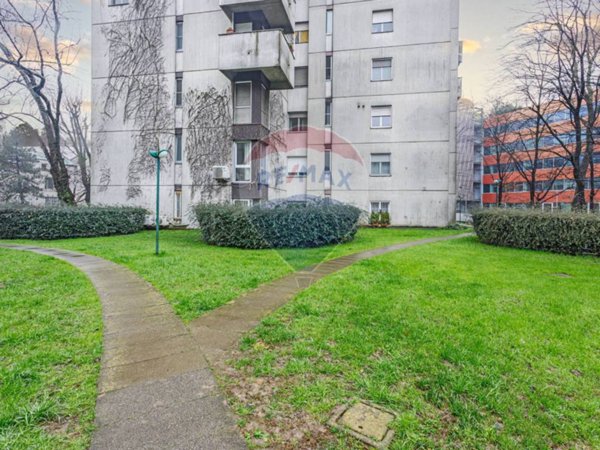 appartamento in vendita a Segrate in zona Novegro