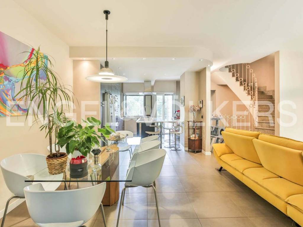 casa indipendente in vendita a Segrate