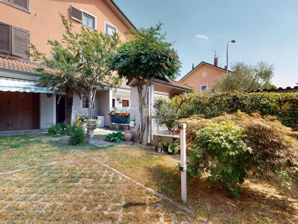 casa indipendente in vendita a Segrate in zona Lavanderie