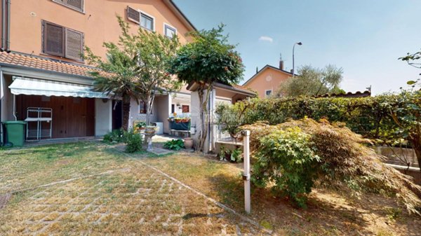 casa indipendente in vendita a Segrate in zona Lavanderie