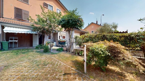 casa indipendente in vendita a Segrate in zona Lavanderie