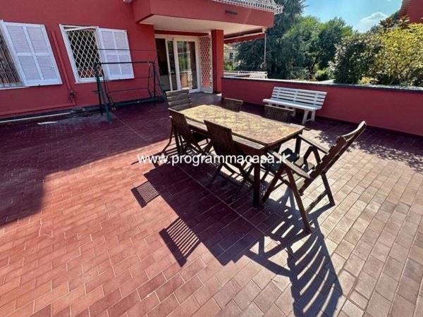 appartamento in vendita a Segrate in zona Redecesio