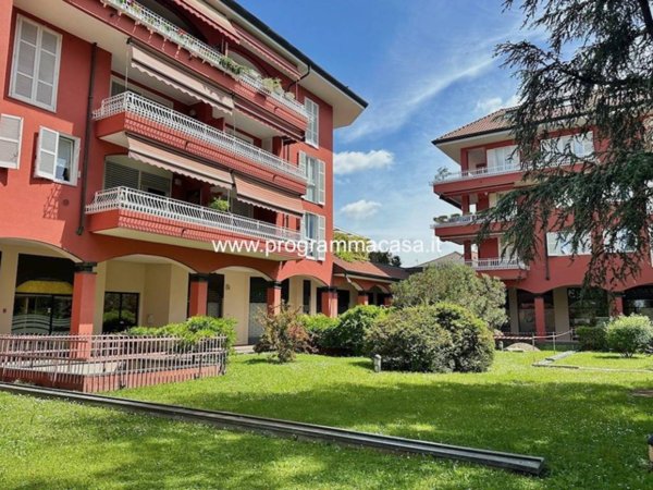appartamento in vendita a Segrate in zona Redecesio