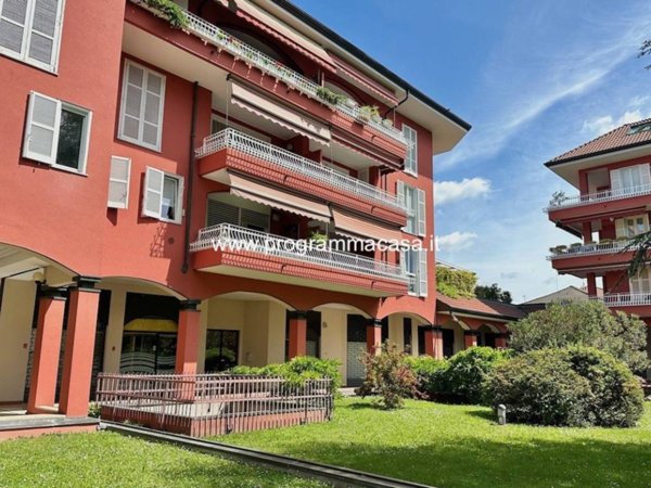 appartamento in vendita a Segrate in zona Redecesio