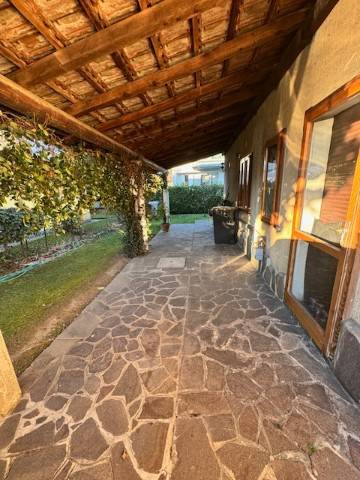 casa indipendente in vendita a Segrate
