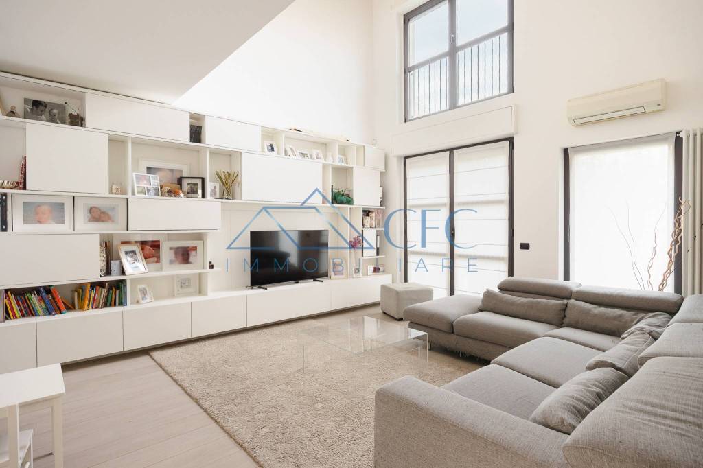 casa indipendente in vendita a Segrate