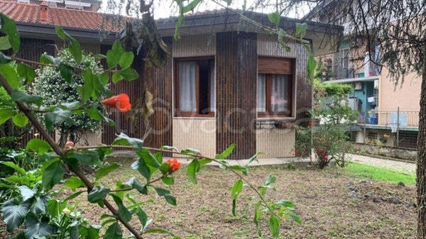 casa indipendente in vendita a Segrate