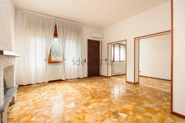 casa indipendente in vendita a Segrate