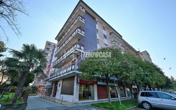 appartamento in vendita a Segrate in zona Tregarezzo