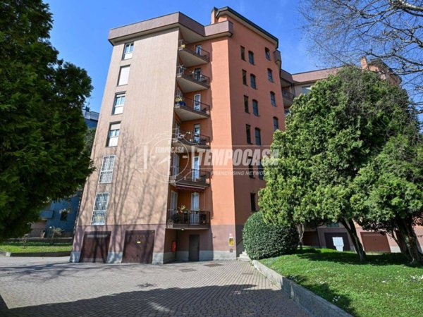 appartamento in vendita a Segrate in zona Milano 2