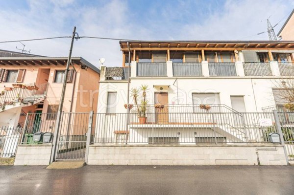 casa indipendente in vendita a Segrate
