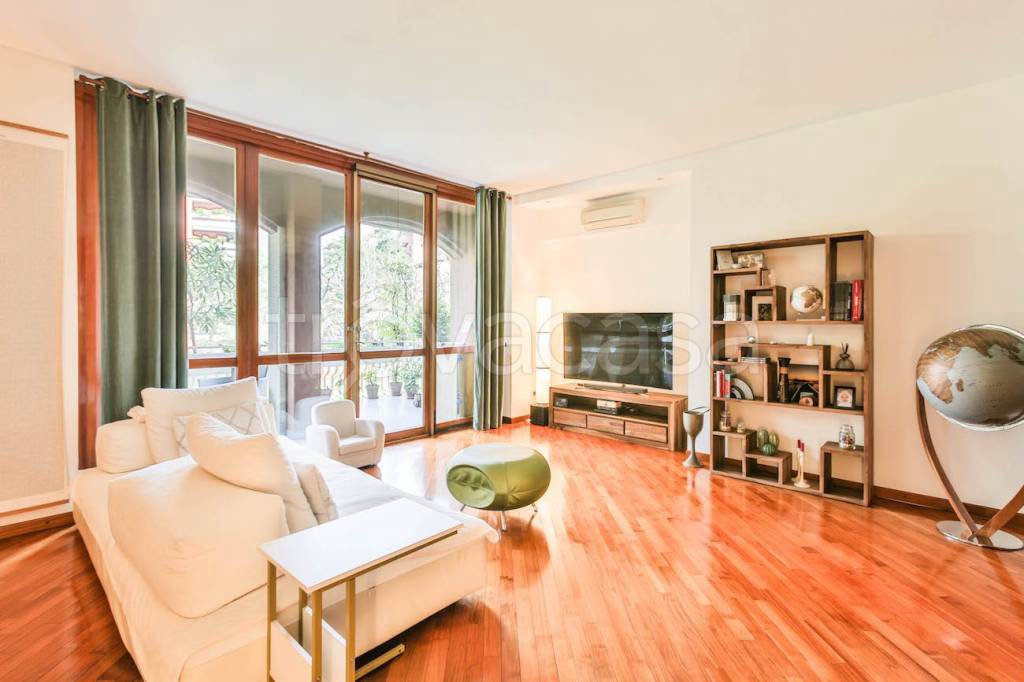 appartamento in vendita a Segrate in zona Milano 2