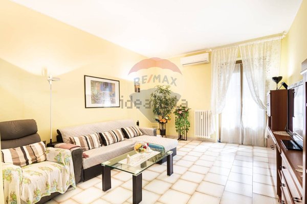 appartamento in vendita a Segrate in zona Redecesio