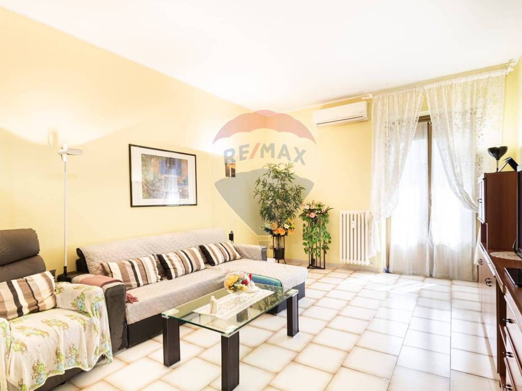 appartamento in vendita a Segrate in zona Redecesio